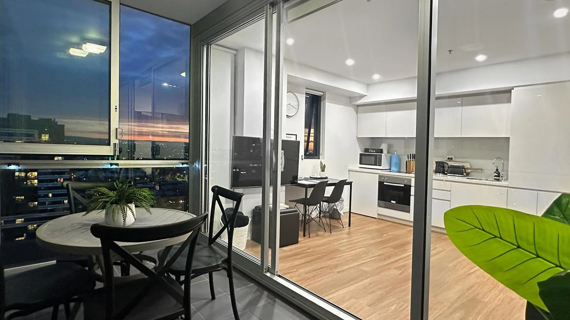 Penthouse View Apartment Luxury Cbd Penthouse Sleeps 6 Balcony Spa Access Αδελαΐδα 0*,  Αυστραλία