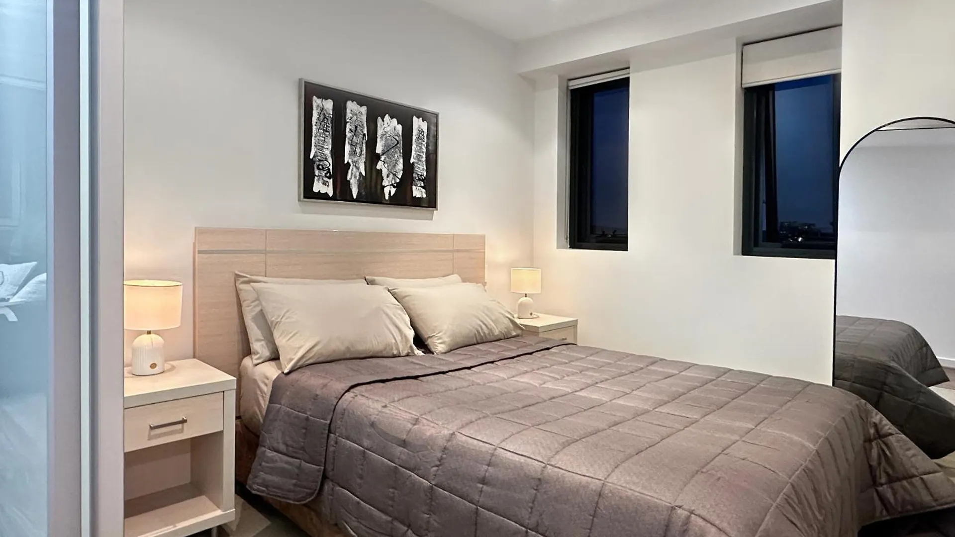 Penthouse View Apartment Luxury Cbd Penthouse Sleeps 6 Balcony Spa Access Adelaide